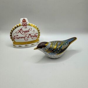 Royal Crown Derby Blackcap Warbler bone china paperweight figurine. Gold Stopper